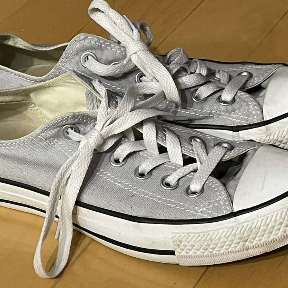 Converse Women's Gray Low Top Sneakers Shoe